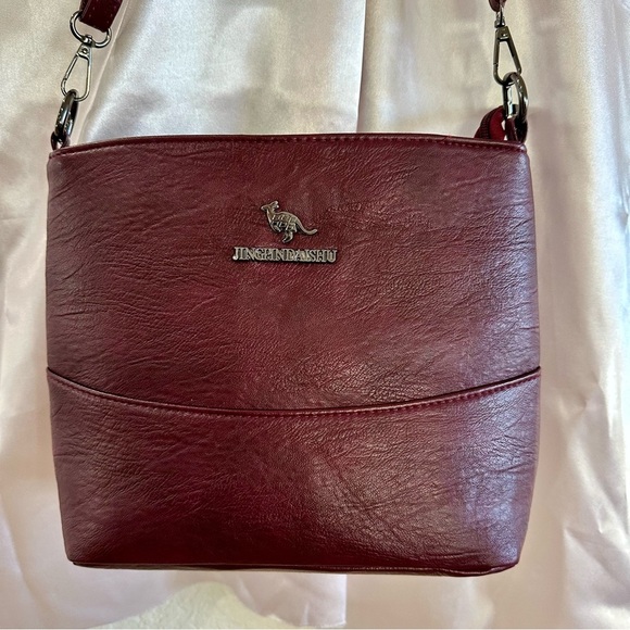 Burgundy Vegan Leather Crossbody Purse – Multi-Compartment Shoulder Bag NWOT - Picture 3 of 11